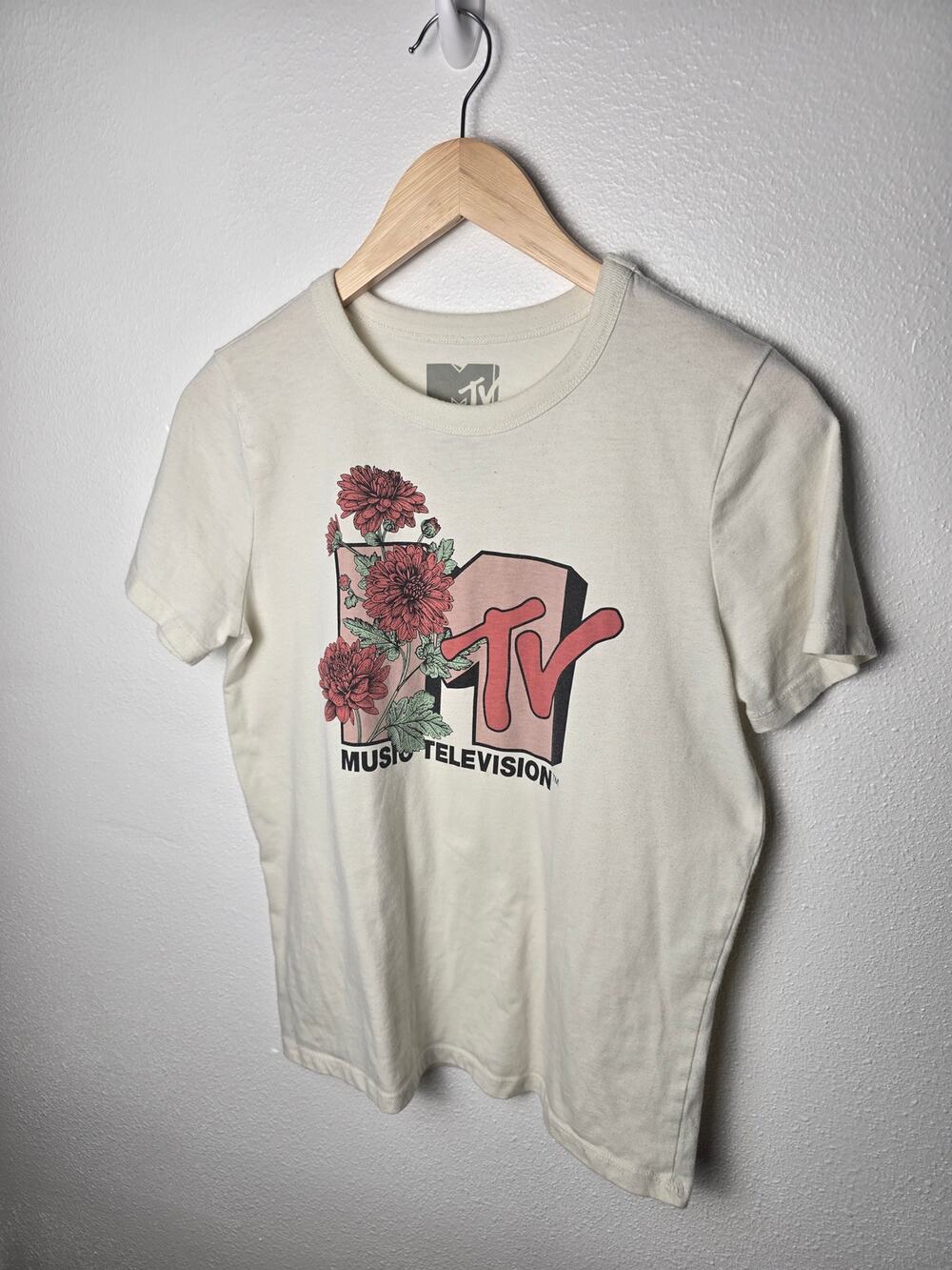 MTV Music Television Shirt Womens M Cream Floral Graphic Tee Retro Logo